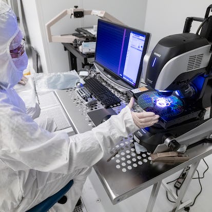 Advanced Semiconductor Packaging