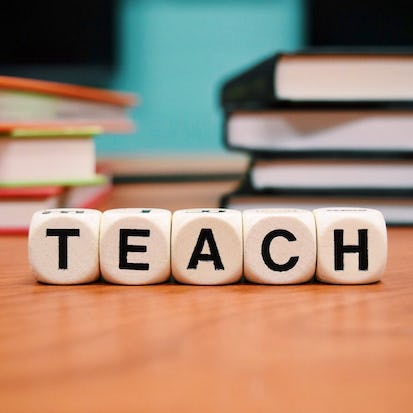 Gestalte deinen virtuellen Klassenzimmer mit Canva