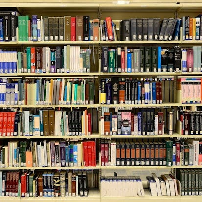 Quantitative Text Analysis and Measures of Readability in R