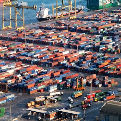 Create Docker Container with Flask Seaborn Regression Plot App
