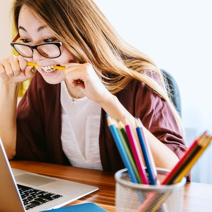 تصميم مواد تكميلية وموثقة للدورة التدريبية الرقمية على كانفا
