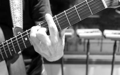 How to Play Guitar
