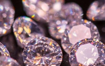 Predict Ideal Diamonds over Good Diamonds using a Random Forest using R
